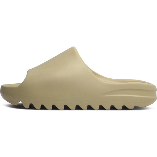 Yeezy Slides 'Desert Sand'