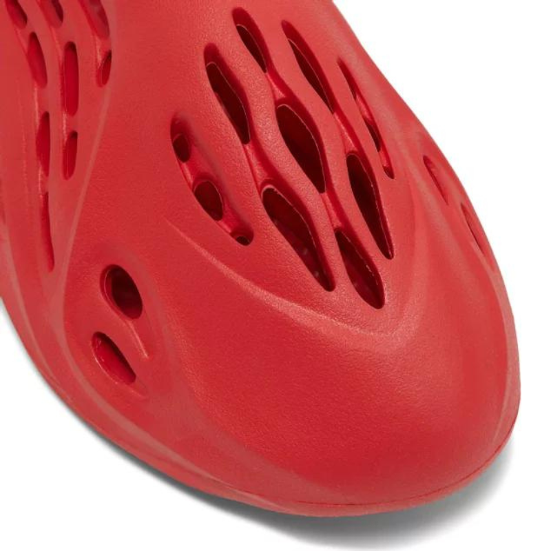 adidas Yeezy Foam Runner RNNR Vermillion Red - Toe